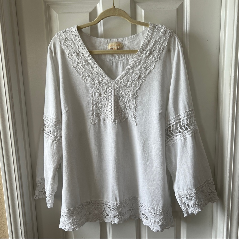 Lucy & Laurel white lace linen blend top